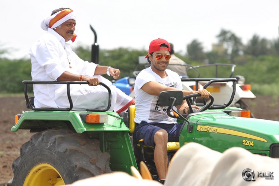 Govindhudu Andari Vaadele